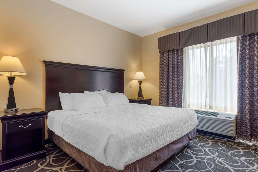 Western Conference Center 3*