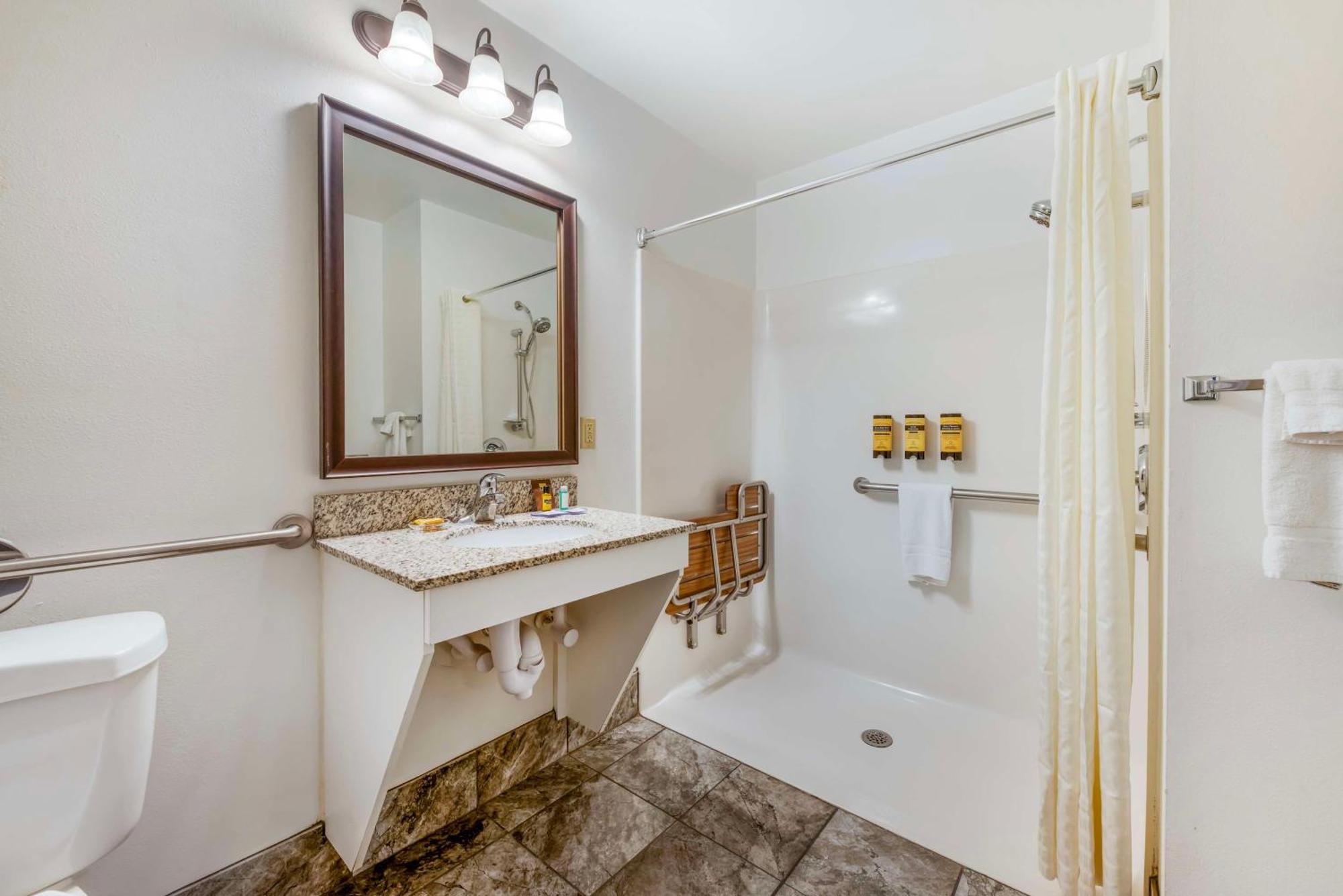 Hotel Western Conference Center 3*