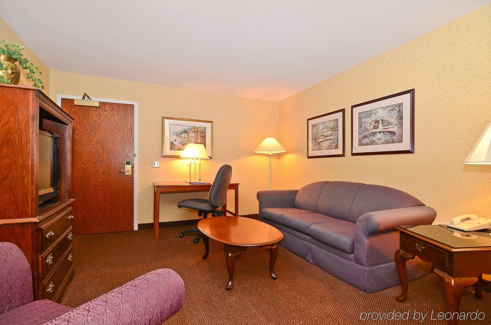 Western Conference Center 3*