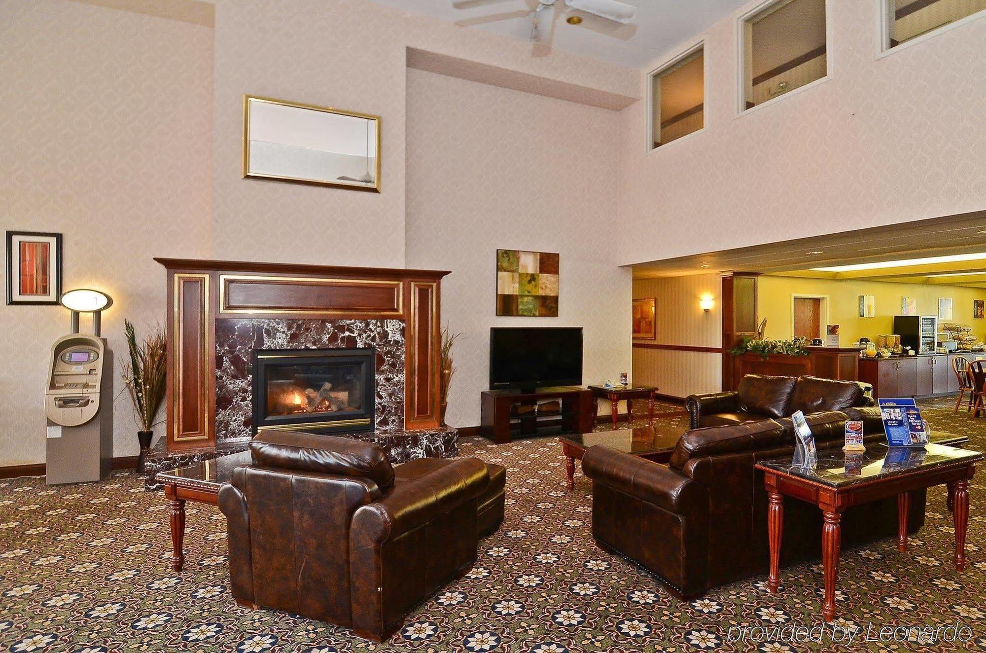 Western Conference Center 3*
